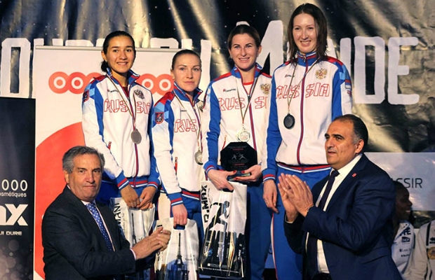 Лариса Коробейникова выиграла в составе сборной России серебро Кубка мира по фехтованию